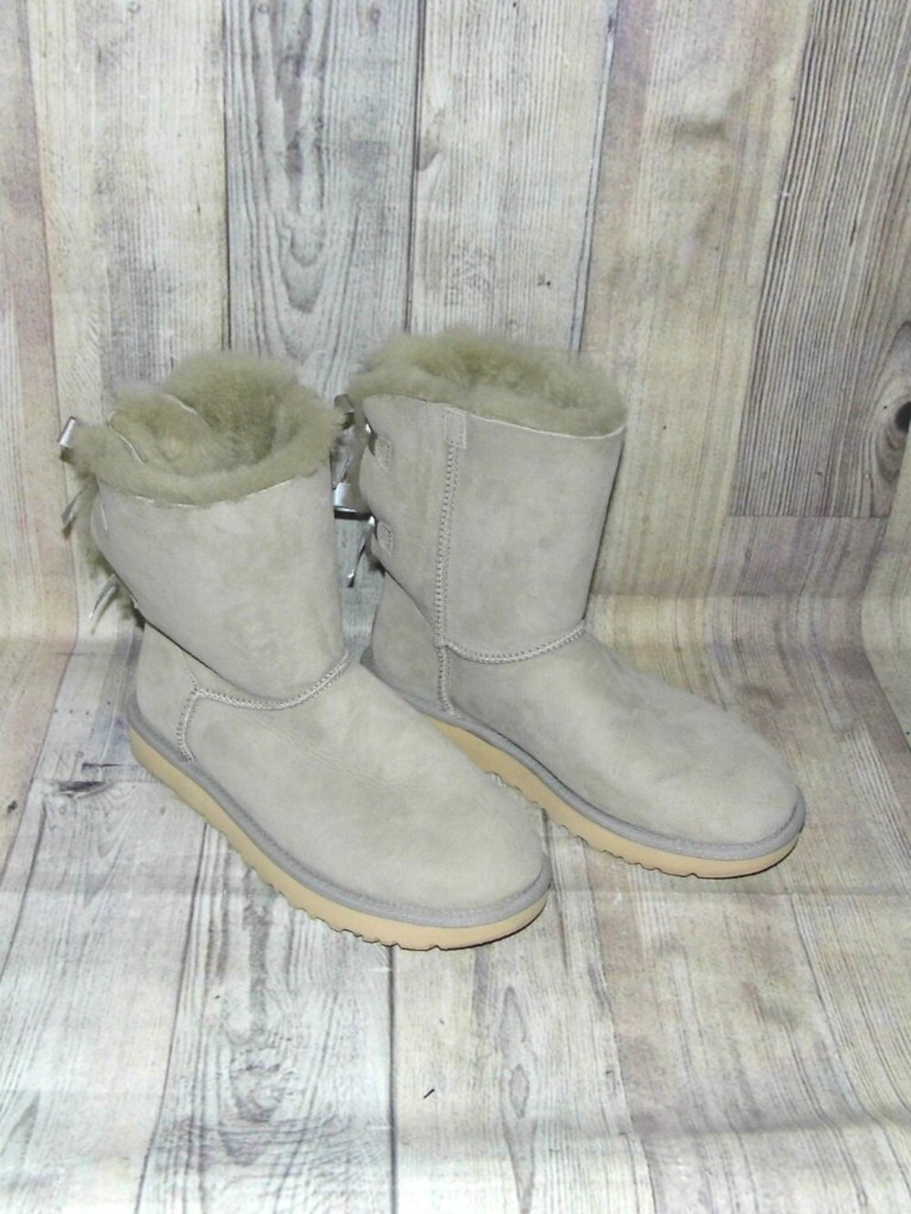 UGG Bailey Bow II Gray Suede/Sheepskin Boots Womens Size 10